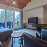 2 Bedroom Gorgeous In Σπίτι διακοπών *