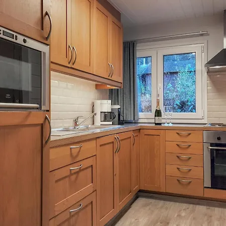 2 Bedroom Gorgeous In Σπίτι διακοπών *